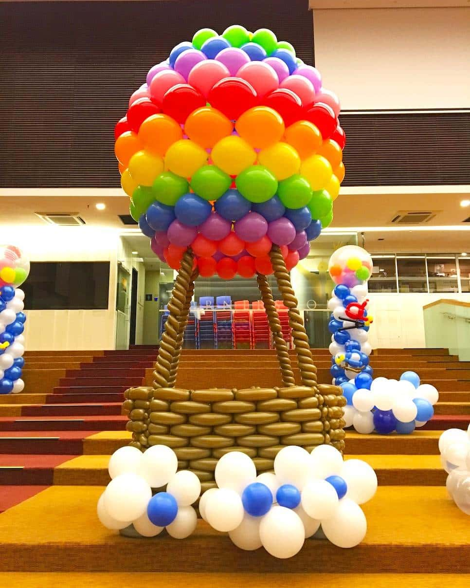 air balloon theme balloon twisting